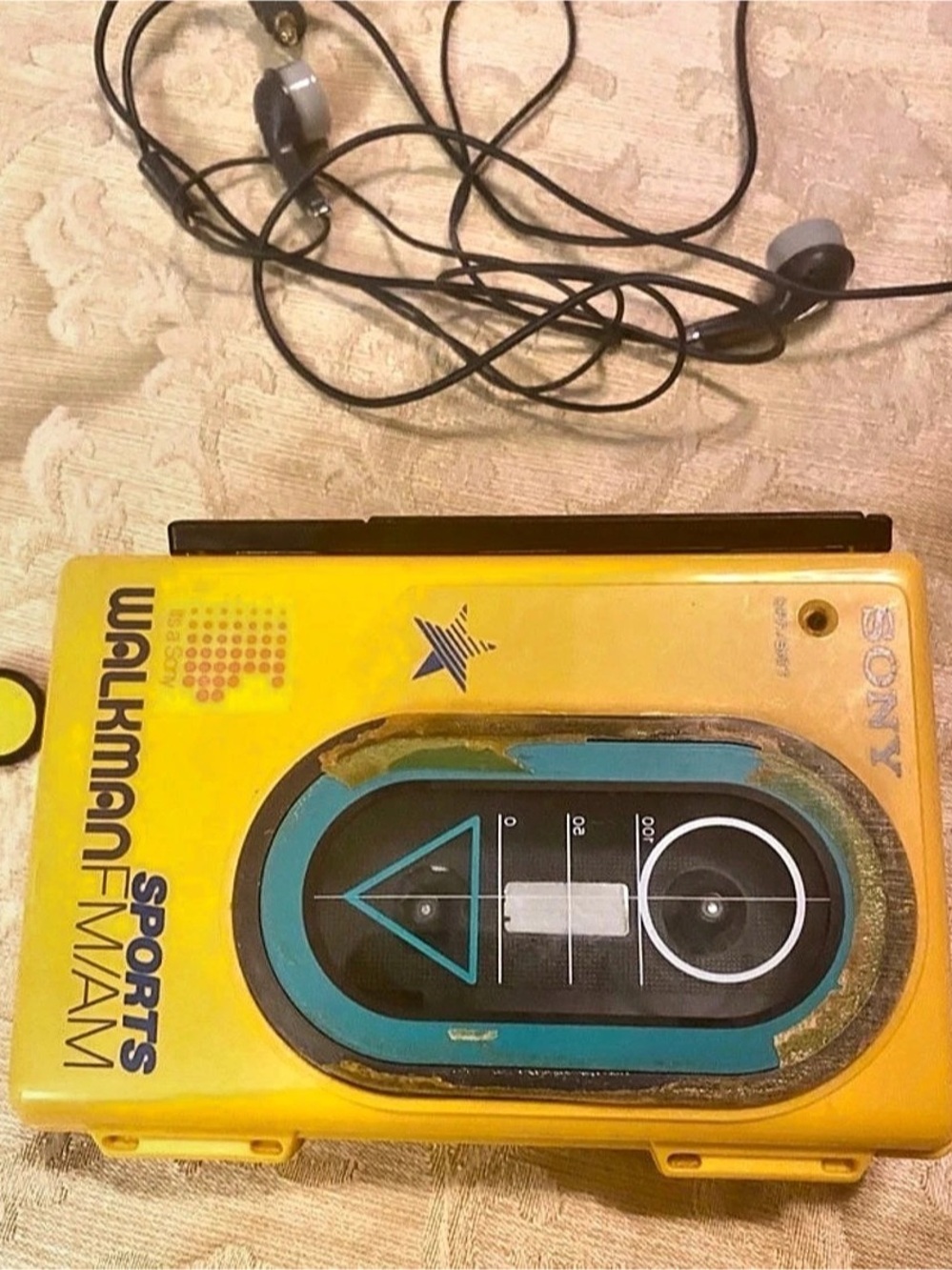 Sony Yellow Sports Walkman AM/FM Radio Cassette Tape Player for PARTS OR REPAIR